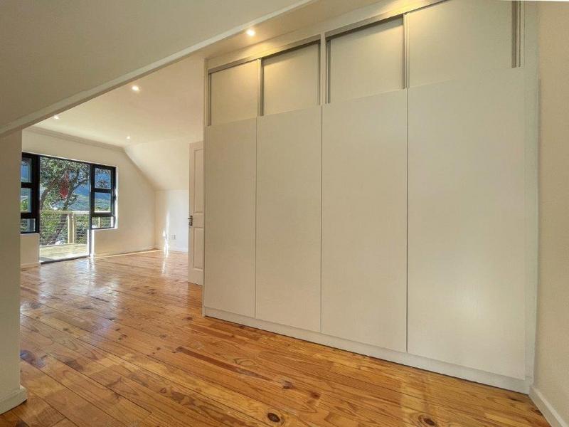 To Let 4 Bedroom Property for Rent in Hout Bay Western Cape